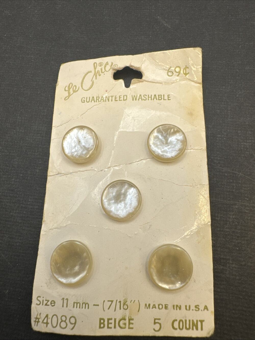 Vintage Le Chic Pearlized Beige Buttons 11mm #4089 USA NOS Original Card